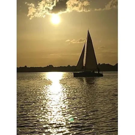 Jewel By The Sea 